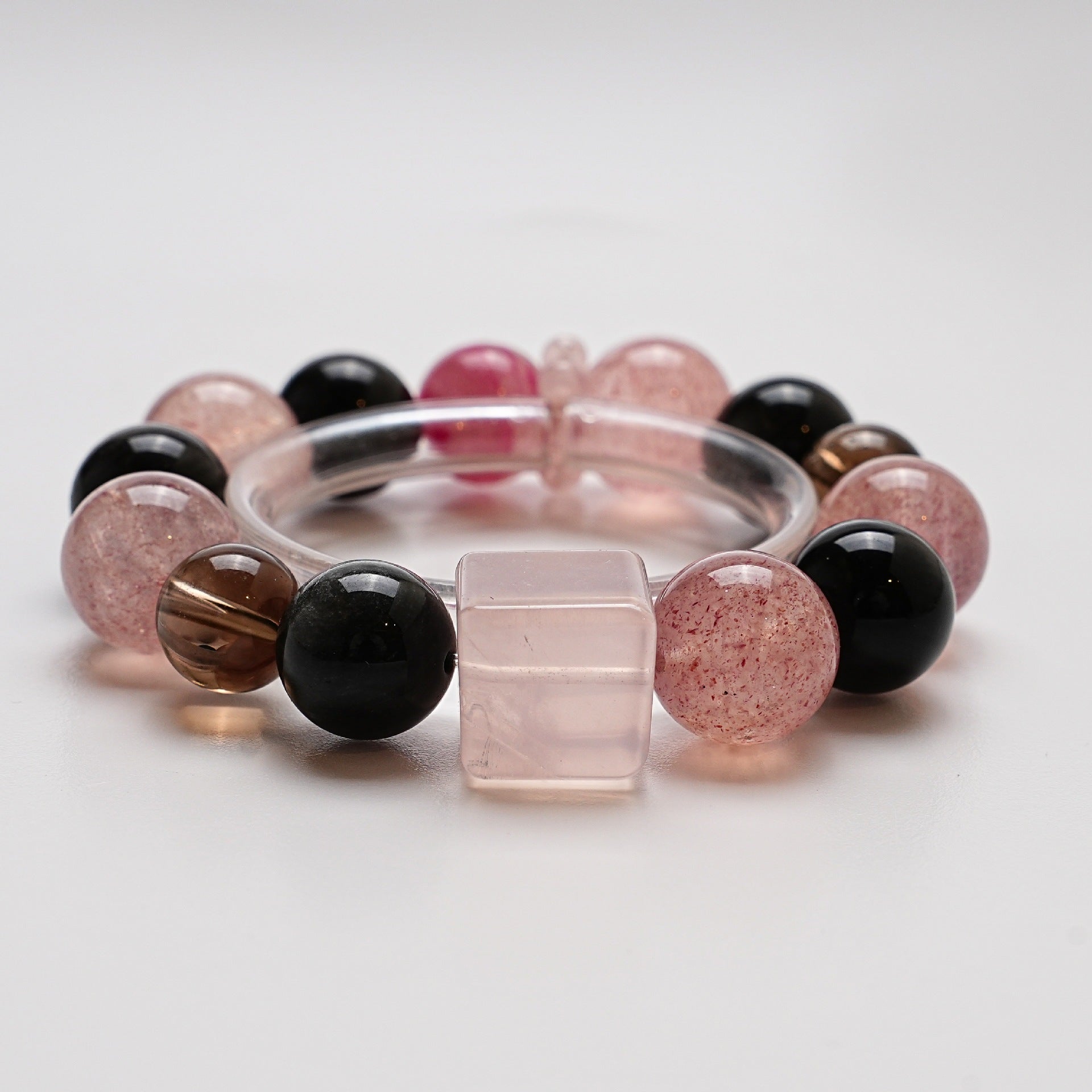 Natural Crystal Strawberry Crystal Bracelet Women's Shijia Fashion High-end Bracelet