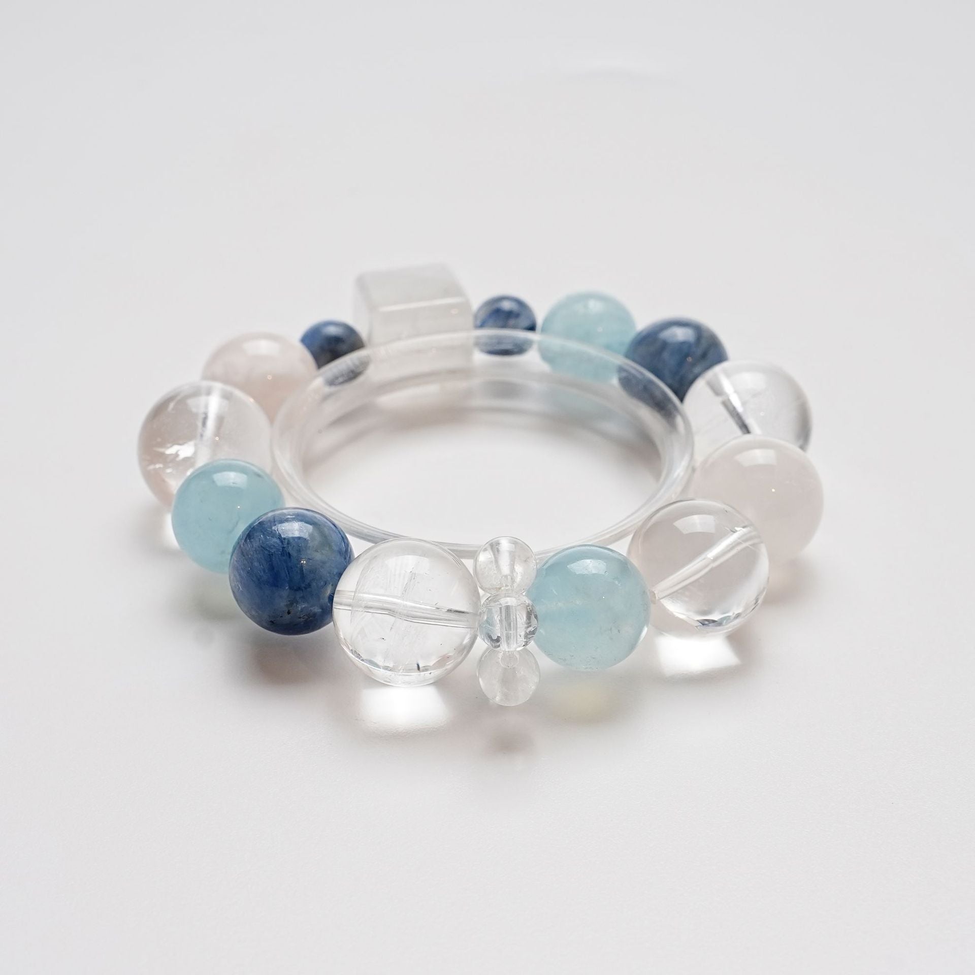 Natural High-Quality White Crystal Bracelet for Women Versatile Snowflake Ghost Bracelet