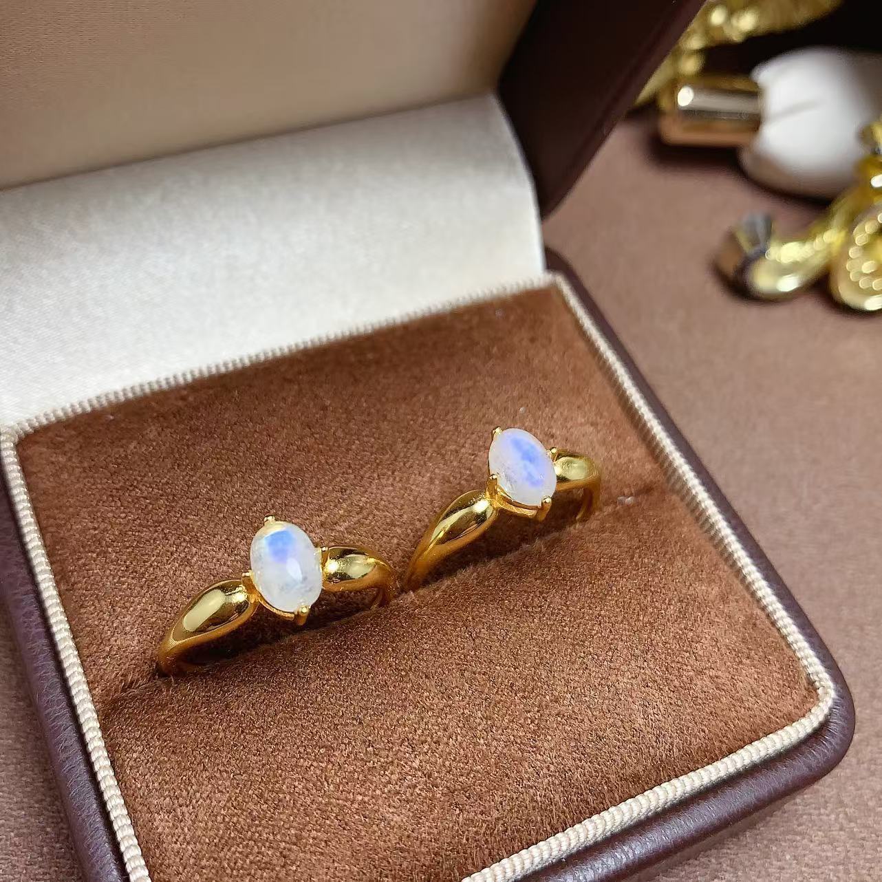 New Natural Blue Moonstone Ring925Silver Inlaid Classic Simple Edged Women's Jewelry with Adjustable Design