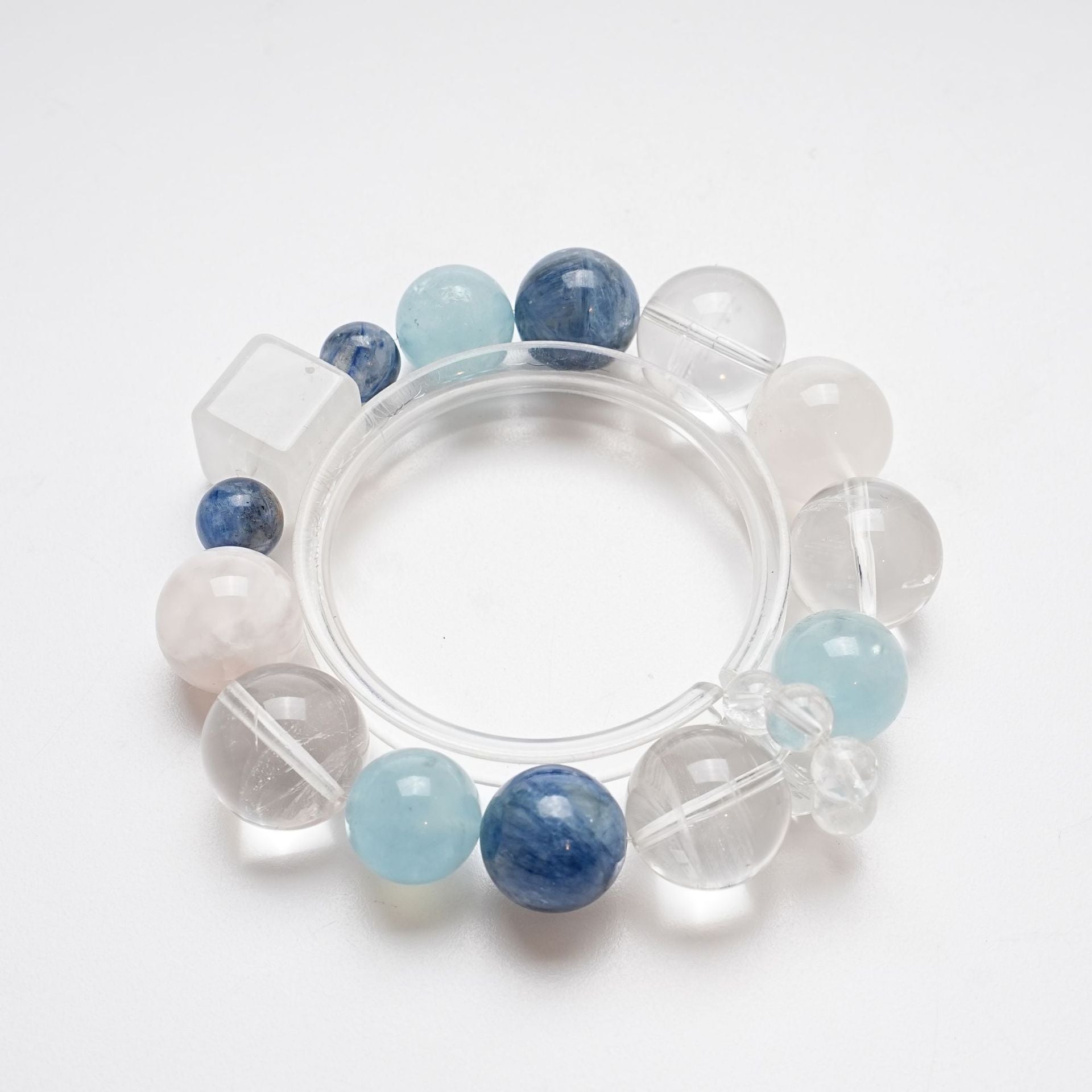 Natural High-Quality White Crystal Bracelet for Women Versatile Snowflake Ghost Bracelet