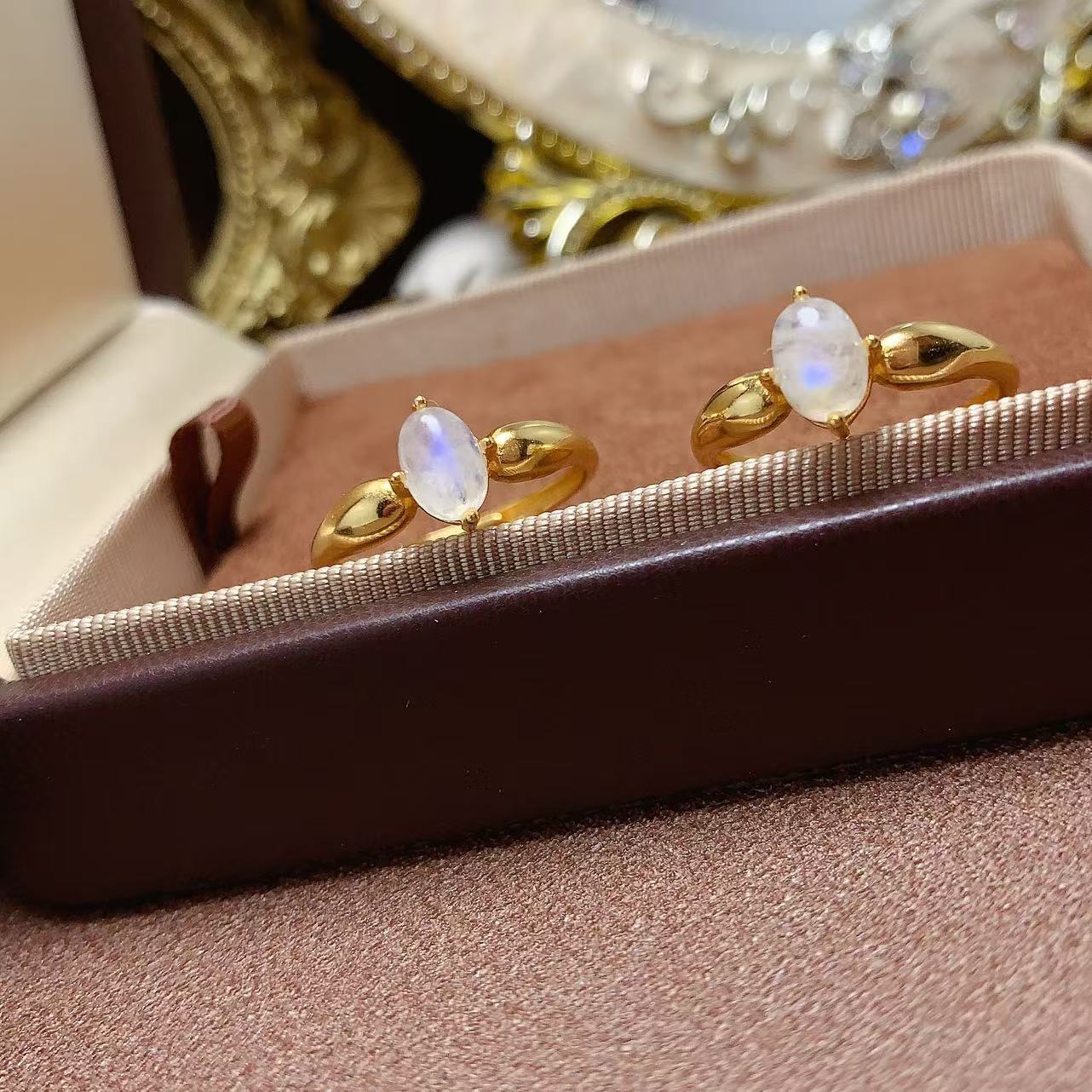 New Natural Blue Moonstone Ring925Silver Inlaid Classic Simple Edged Women's Jewelry with Adjustable Design