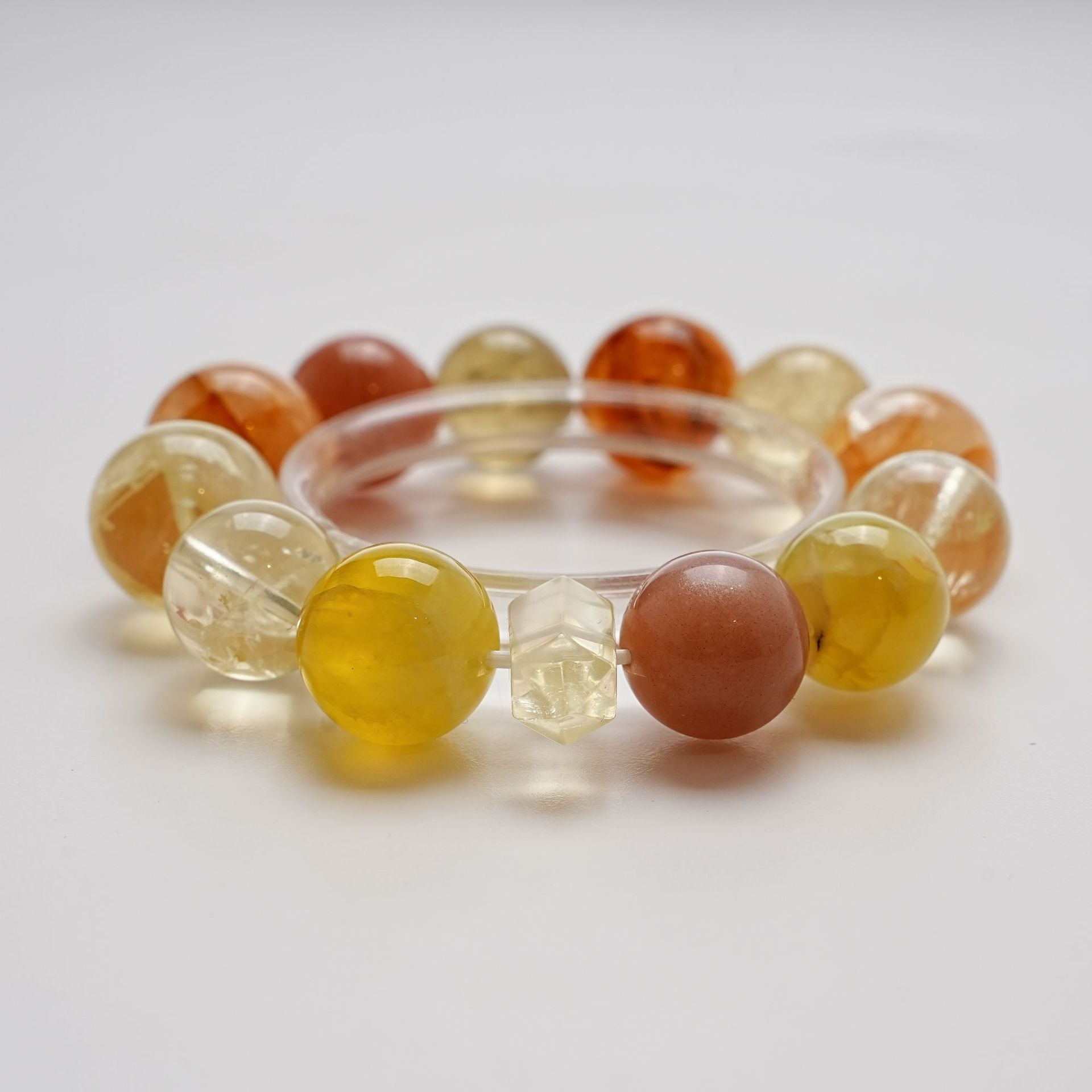 Natural Yellow Gum Flower Crystal Bracelet for Women Versatile Golden Grape Orange Moonlight Bracelet