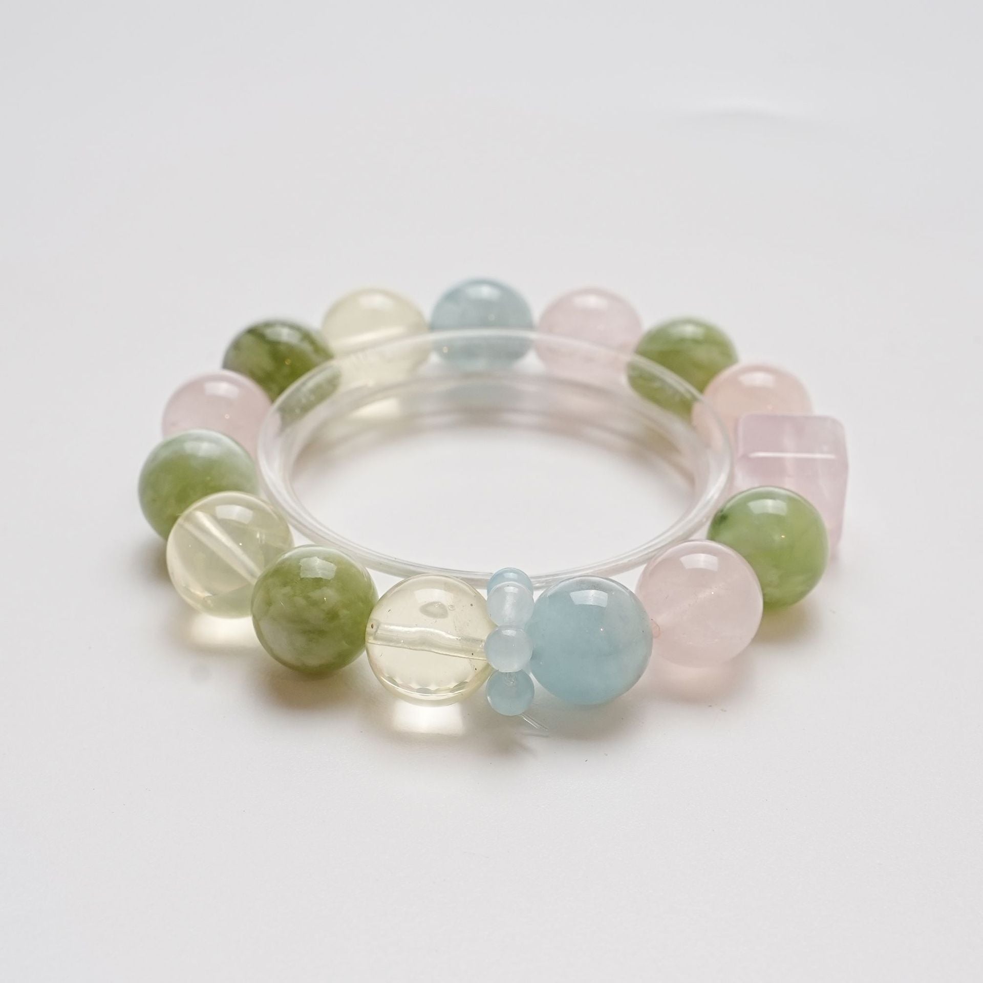 Natural Green Grape Milk Cap Crystal Bracelet for Women Versatile Aquamarine Lemon Quartz Bracelet