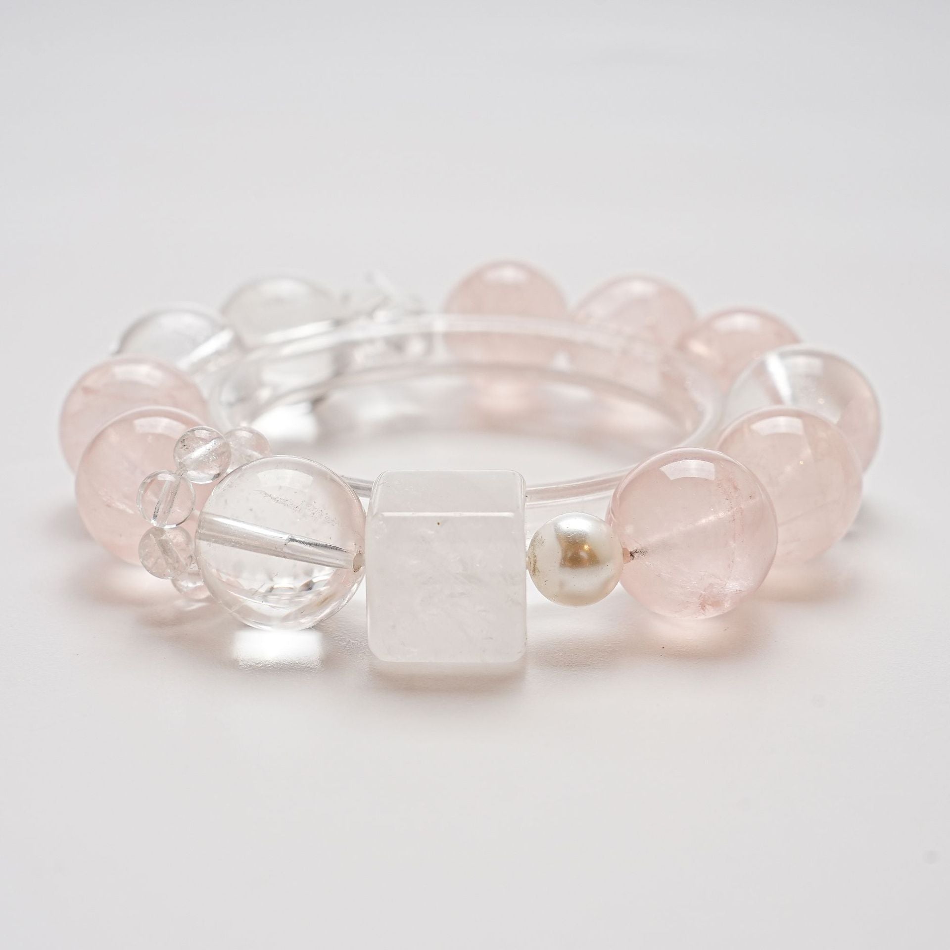 Natural Double A White Crystal Card Bracelet for Women Versatile Horse Pink Shell Bead Card Bracelet Wholesale
