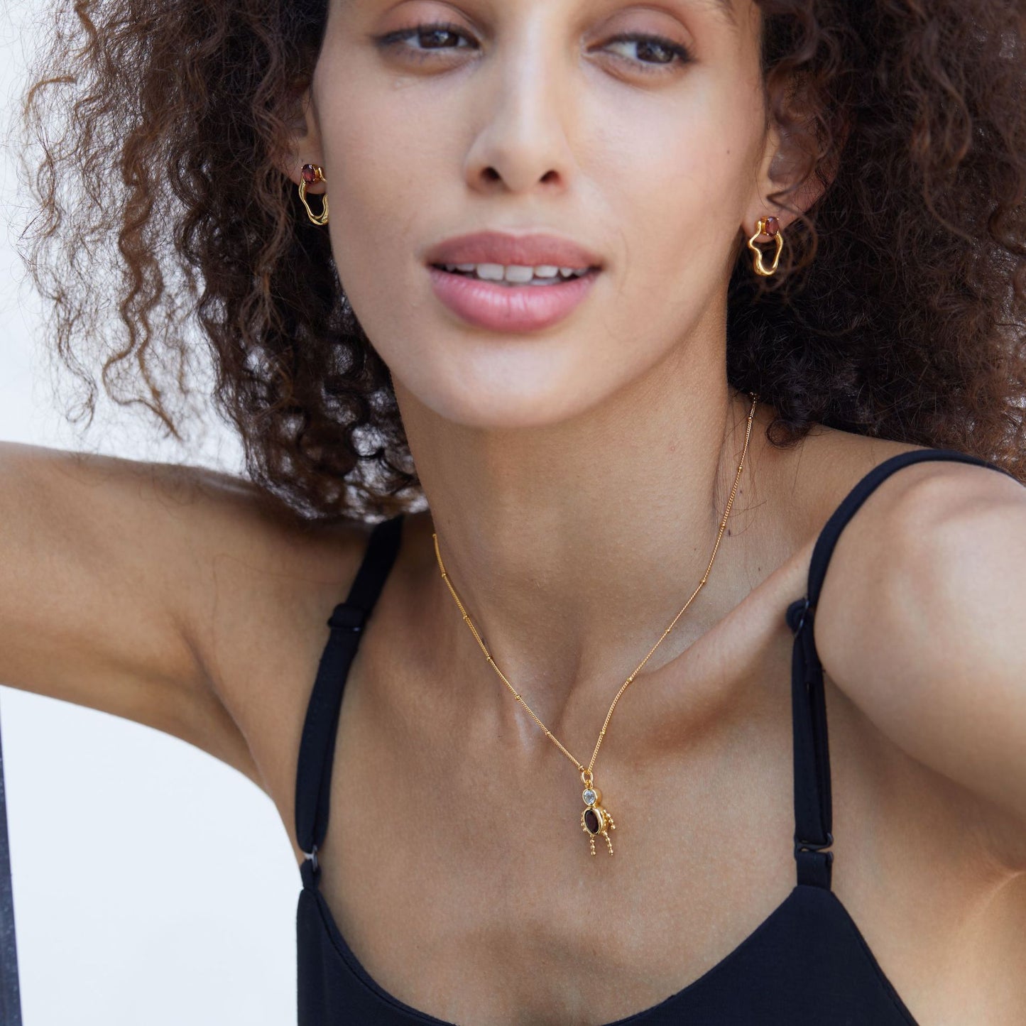 925Silver Natural Garnet Earrings with Flowing Line Design, Niche Electroplated18K Golden Versatile New Women's Earrings