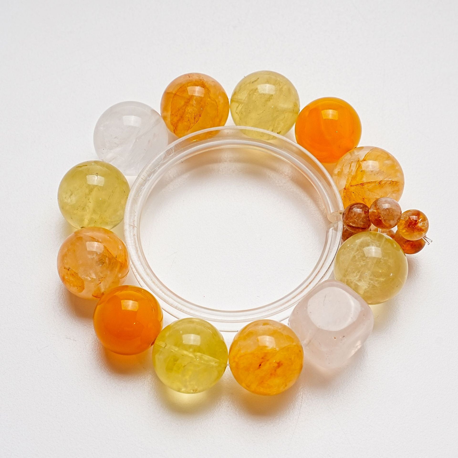 Natural Yellow Gum Flower Crystal Bracelet for Women Fashionable Milky White Crystal Lemon Crystal Bracelet