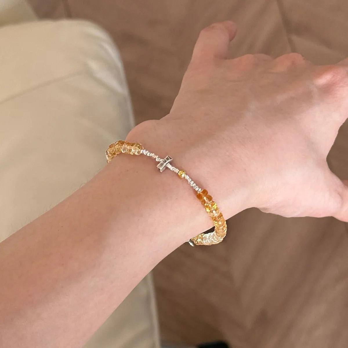 Браслет из тайского серебра 925 пробы с натуральным градиентным желтым кристаллом, символизирующий удачу и ежедневное процветание, с изысканным дизайном.