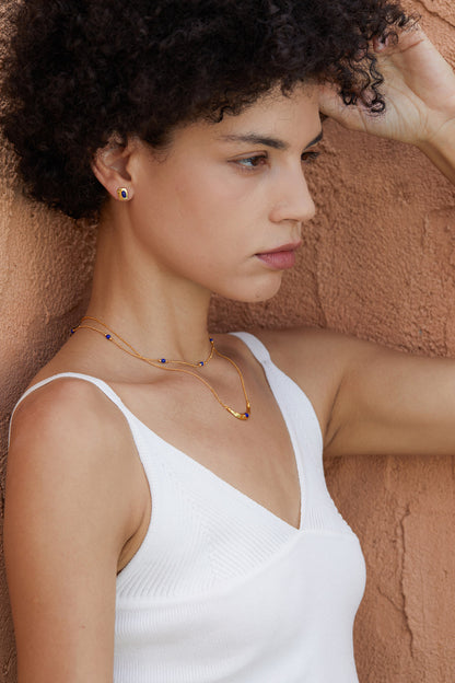 Серьги из серебра 925 пробы с натуральным лазуритом. Маленькие, изысканные, универсальные, для повседневной носки. Простые серьги. Нишевый дизайн. Женские. Овальные.