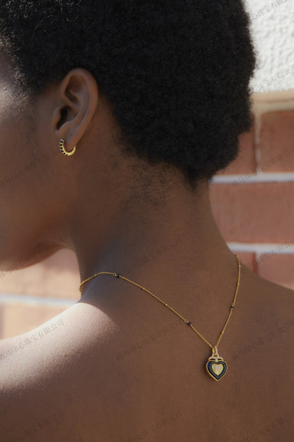 Серьги-кольца в минималистичном стиле, сочетающие желтый и черный цвета. Модные, простые и изысканные серьги. Нишевые, универсальные и нежные серебряные украшения.