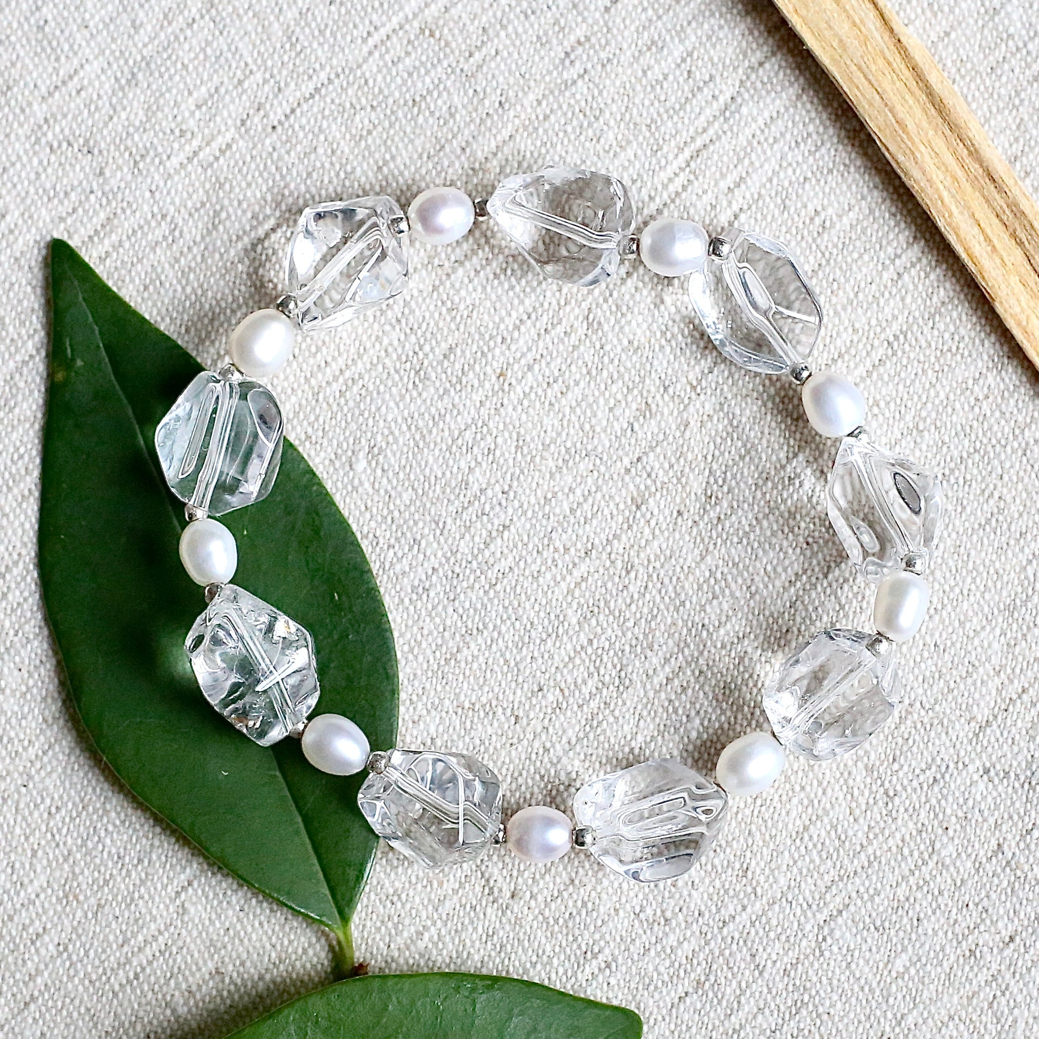 Brazilian Clear Quartz & Pearl Bracelet – Natural Crystal Jewelry for Purity and Emotional Healing