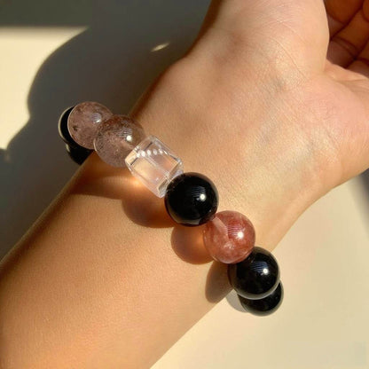 Браслет «Четыре времени года: Призрак и черный обсидиан» – украшение с кристаллами для ясности и силы.