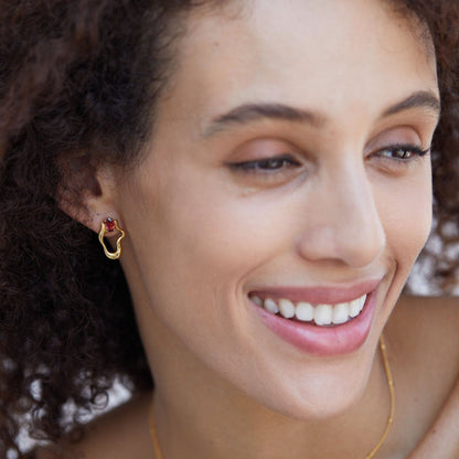 925Silver Natural Garnet Earrings with Flowing Line Design, Niche Electroplated18K Golden Versatile New Women's Earrings