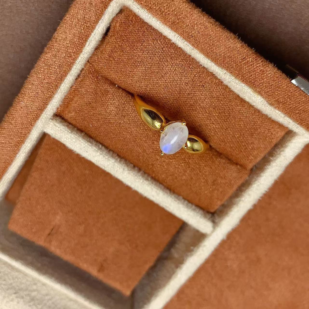 New Natural Blue Moonstone Ring925Silver Inlaid Classic Simple Edged Women's Jewelry with Adjustable Design