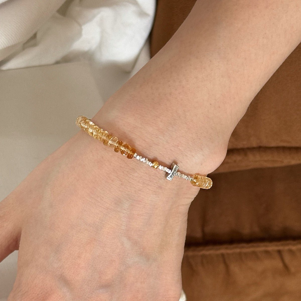 Браслет из тайского серебра 925 пробы с натуральным градиентным желтым кристаллом, символизирующий удачу и ежедневное процветание, с изысканным дизайном.