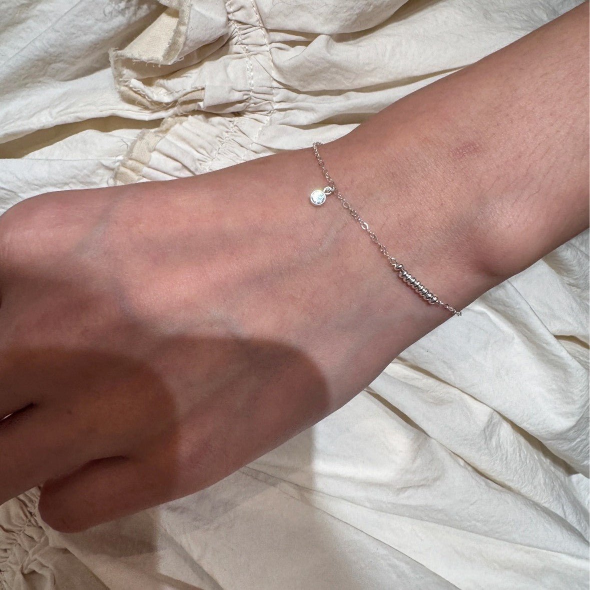 Exquisite S925Pure Silver American Made Gold-Plated Plain Circle Bracelet with Dynamic Craftsmanship, Light Luxury High-End Design