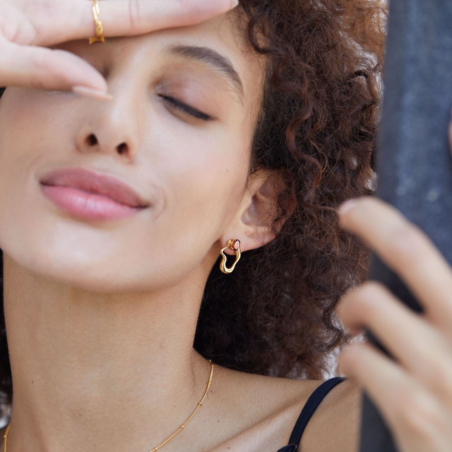 925Silver Natural Garnet Earrings with Flowing Line Design, Niche Electroplated18K Golden Versatile New Women's Earrings