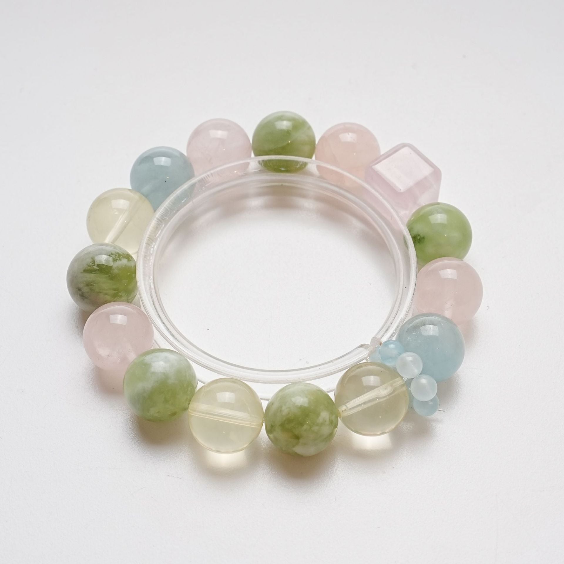 Natural Green Grape Milk Cap Crystal Bracelet for Women Versatile Aquamarine Lemon Quartz Bracelet